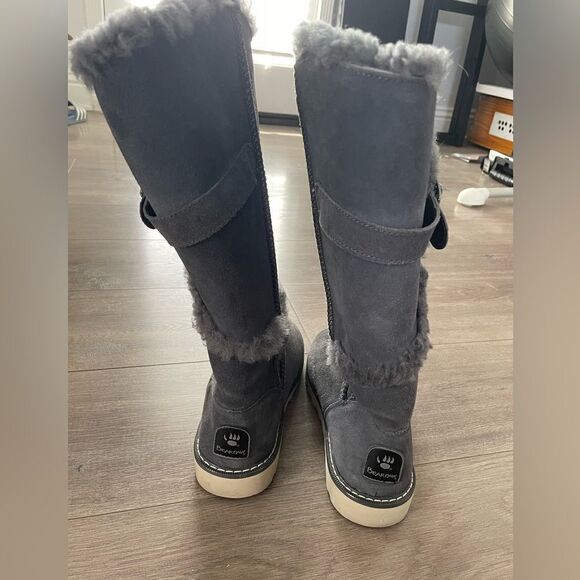 Cozy Gray Shearling Boots - Picture 7 of 10